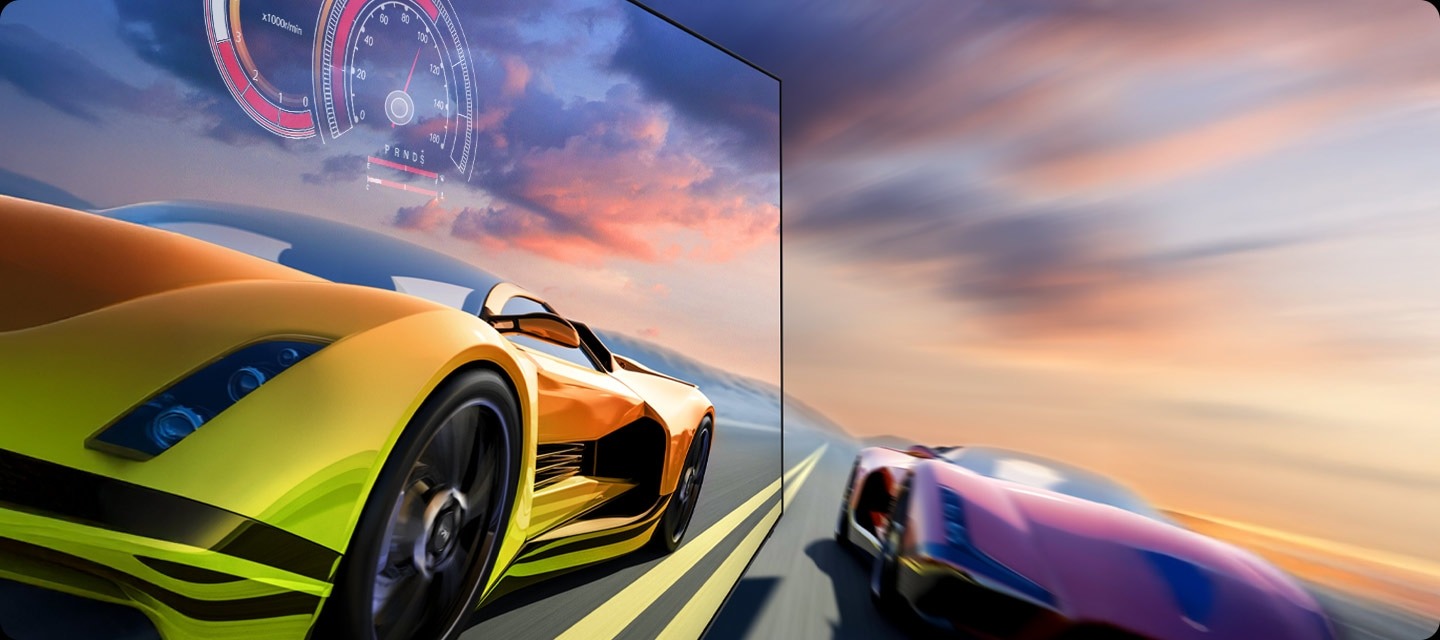 Два гоночных автомобиля мчатся по трассе. Один выглядит четче другого и едет быстрее.