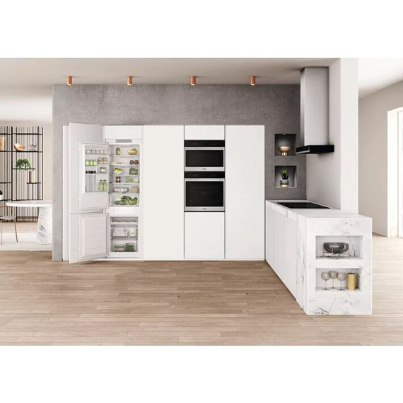 Холодильник встраиваемый Whirlpool WHC18T311