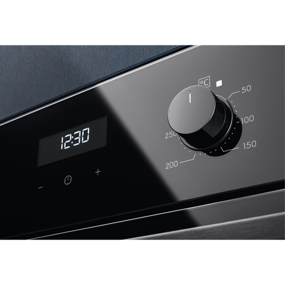 Духовой шкаф электрический Electrolux EOF5C50BZ