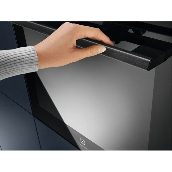 Духовой шкаф электрический Electrolux EOC6P77H