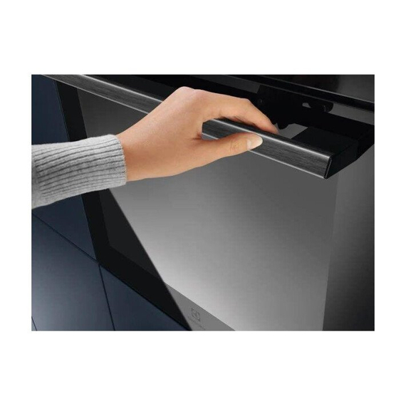 Духовой шкаф электрический Electrolux EOC8P39WZ