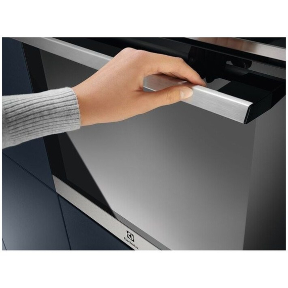 Духова шафа електрична Electrolux EOC8P39H