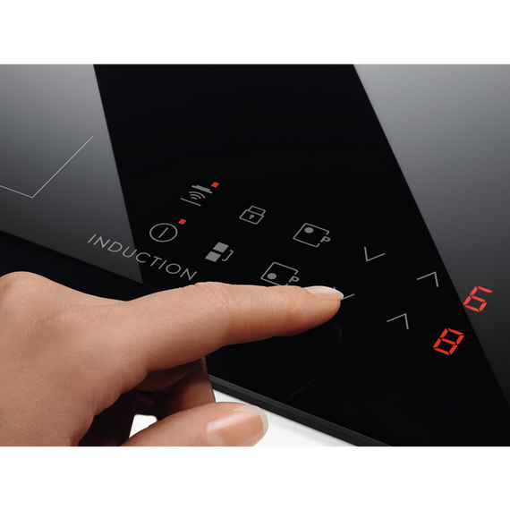 Варочная поверхность электрическая Electrolux LIV63431BK