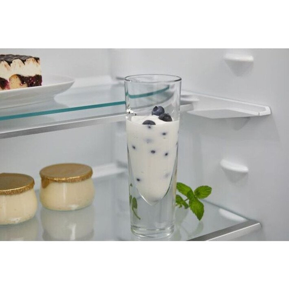 Холодильник встраиваемый Electrolux RNG7TE18S