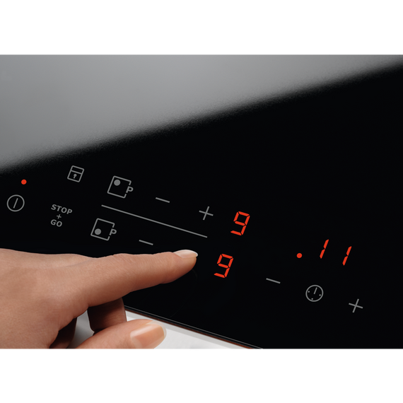 Варочная поверхность электрическая Electrolux EHF6343FOK